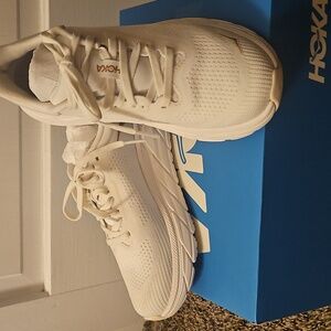 Hoka Arahi 7 White Sneakers